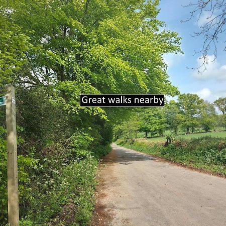 Stunning Countryside Views & Private Balcony! Cozy Room, 3 Miles To Lyme Regis - Free Parking & Wifi แอ็กซ์มินสเตอร์ ภายนอก รูปภาพ