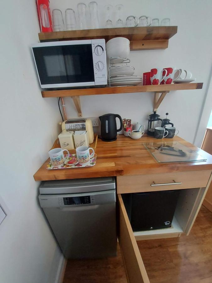 Stunning Countryside Views & Private Balcony! Cozy Room, 3 Miles To Lyme Regis - Free Parking & Wifi แอ็กซ์มินสเตอร์ ภายนอก รูปภาพ
