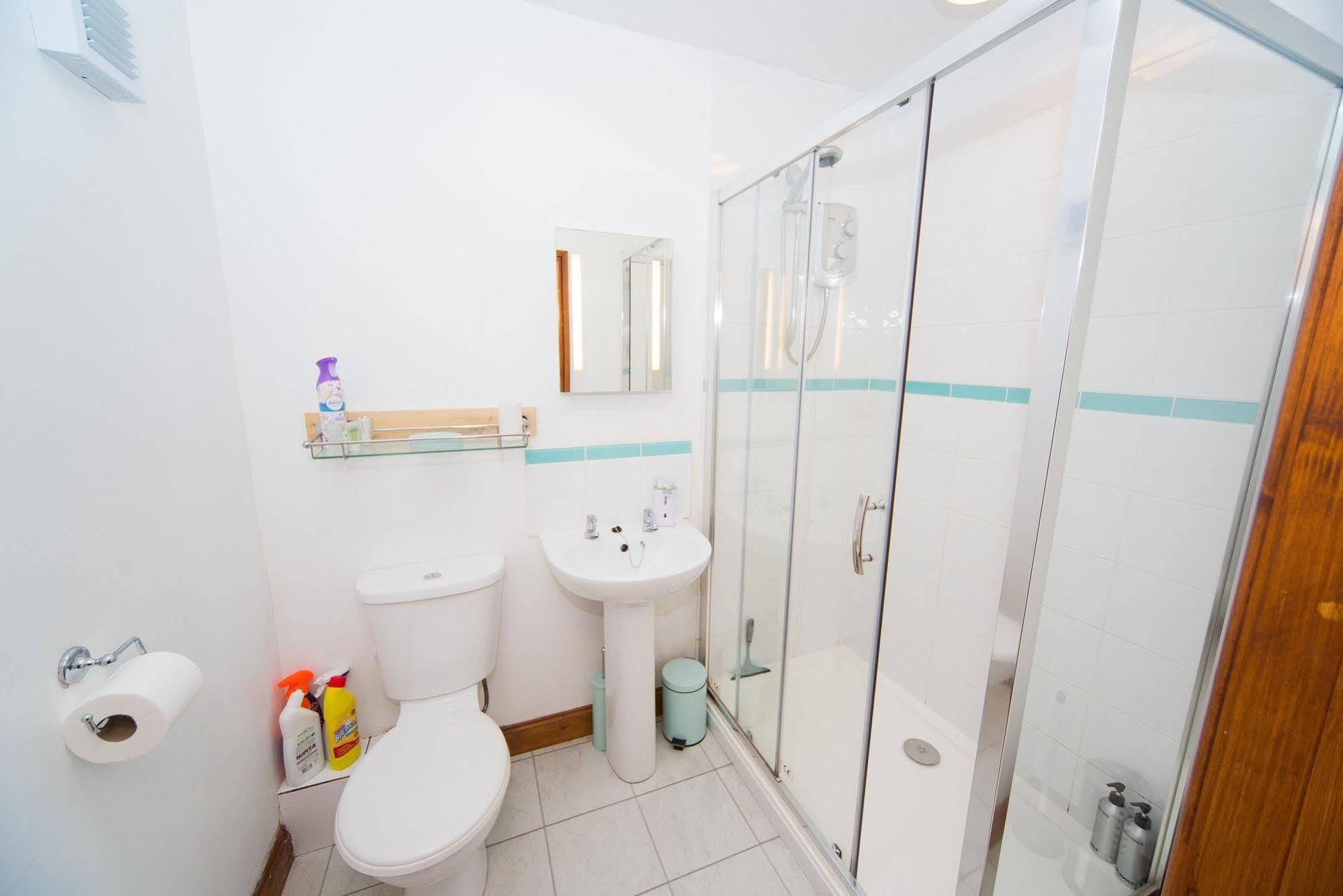 Stunning Countryside Views & Private Balcony! Cozy Room, 3 Miles To Lyme Regis - Free Parking & Wifi แอ็กซ์มินสเตอร์ ภายนอก รูปภาพ