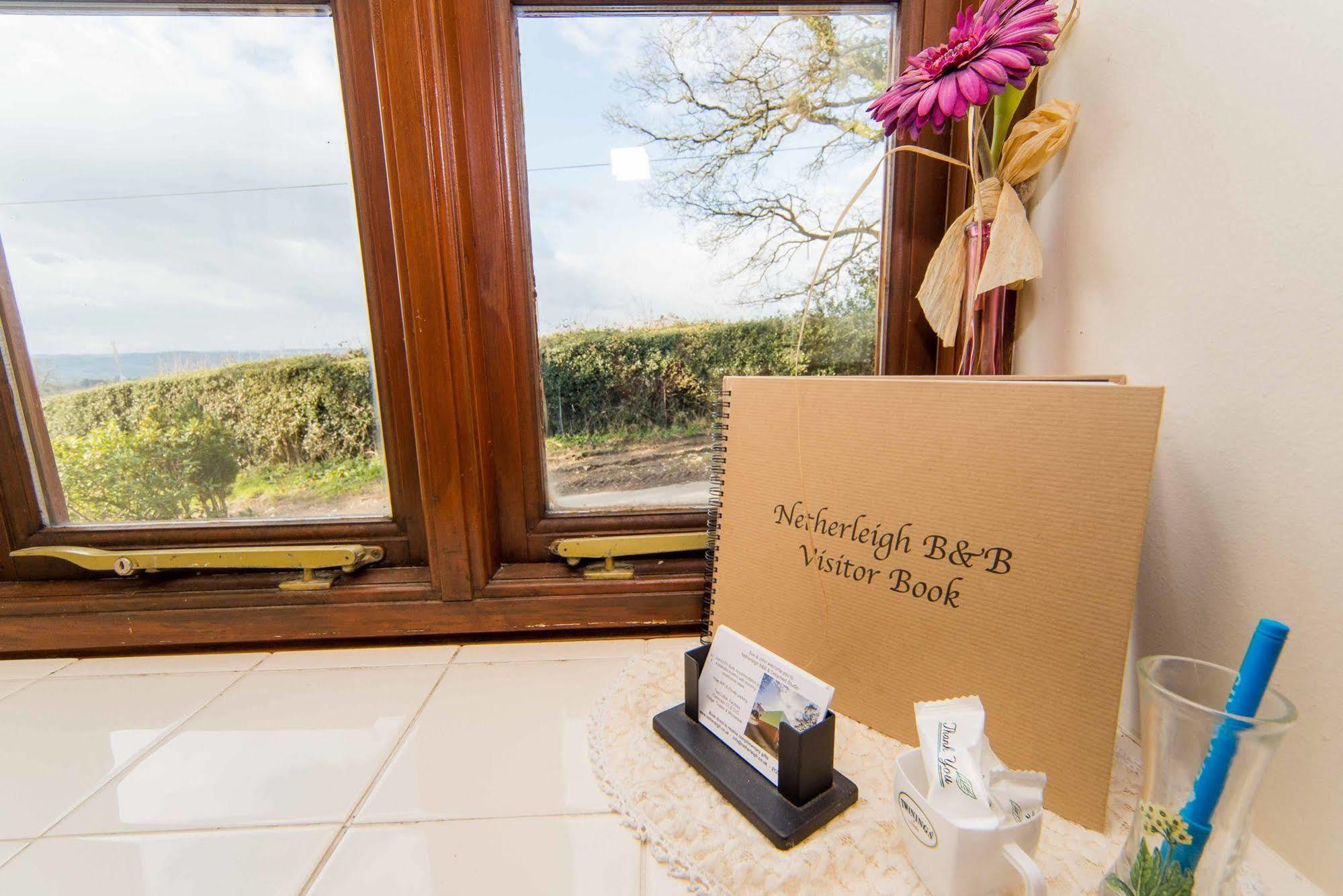 Stunning Countryside Views & Private Balcony! Cozy Room, 3 Miles To Lyme Regis - Free Parking & Wifi แอ็กซ์มินสเตอร์ ภายนอก รูปภาพ
