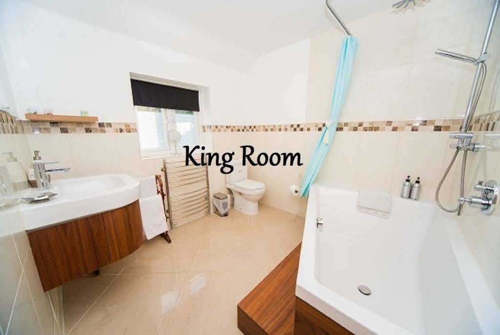 Stunning Countryside Views & Private Balcony! Cozy Room, 3 Miles To Lyme Regis - Free Parking & Wifi แอ็กซ์มินสเตอร์ ภายนอก รูปภาพ
