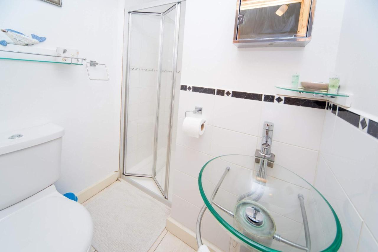 Stunning Countryside Views & Private Balcony! Cozy Room, 3 Miles To Lyme Regis - Free Parking & Wifi แอ็กซ์มินสเตอร์ ภายนอก รูปภาพ