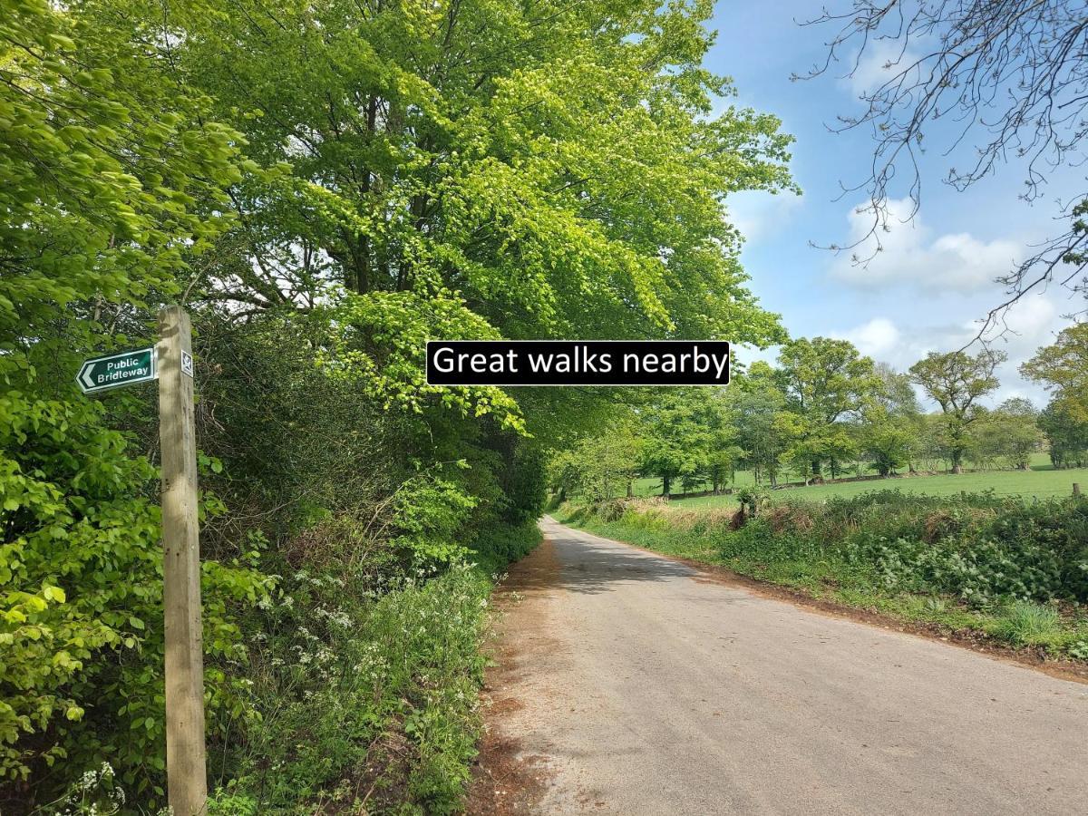 Stunning Countryside Views & Private Balcony! Cozy Room, 3 Miles To Lyme Regis - Free Parking & Wifi แอ็กซ์มินสเตอร์ ภายนอก รูปภาพ