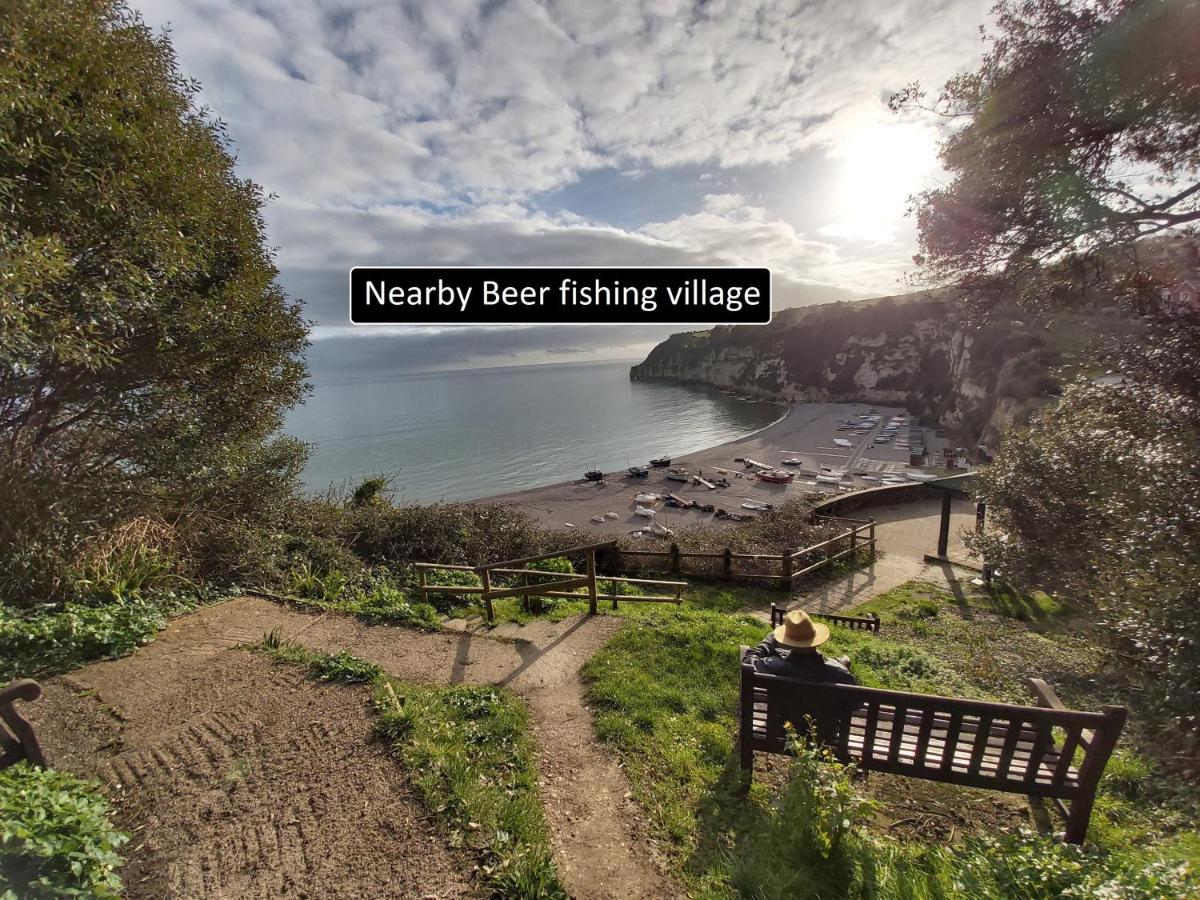 Stunning Countryside Views & Private Balcony! Cozy Room, 3 Miles To Lyme Regis - Free Parking & Wifi แอ็กซ์มินสเตอร์ ภายนอก รูปภาพ